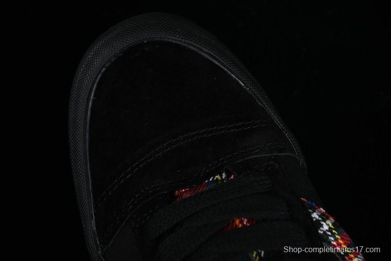 Vans Classics Knu Skool Retro Sneakers with Enlarged Toe and Thickened Trim - VN0009QC3N6