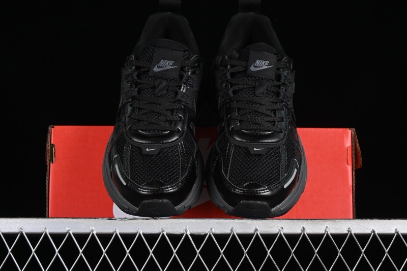 Nike V2K Runtekk 3XL Retro Low-Top Running Shoes with Shock Absorption and Anti-Slip Design - FD0736-001