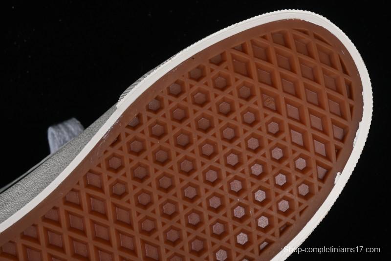 Vans Classics Knu Skool Retro Sneakers with Enlarged Toe and Thickened Trim - VN0009QCKGR