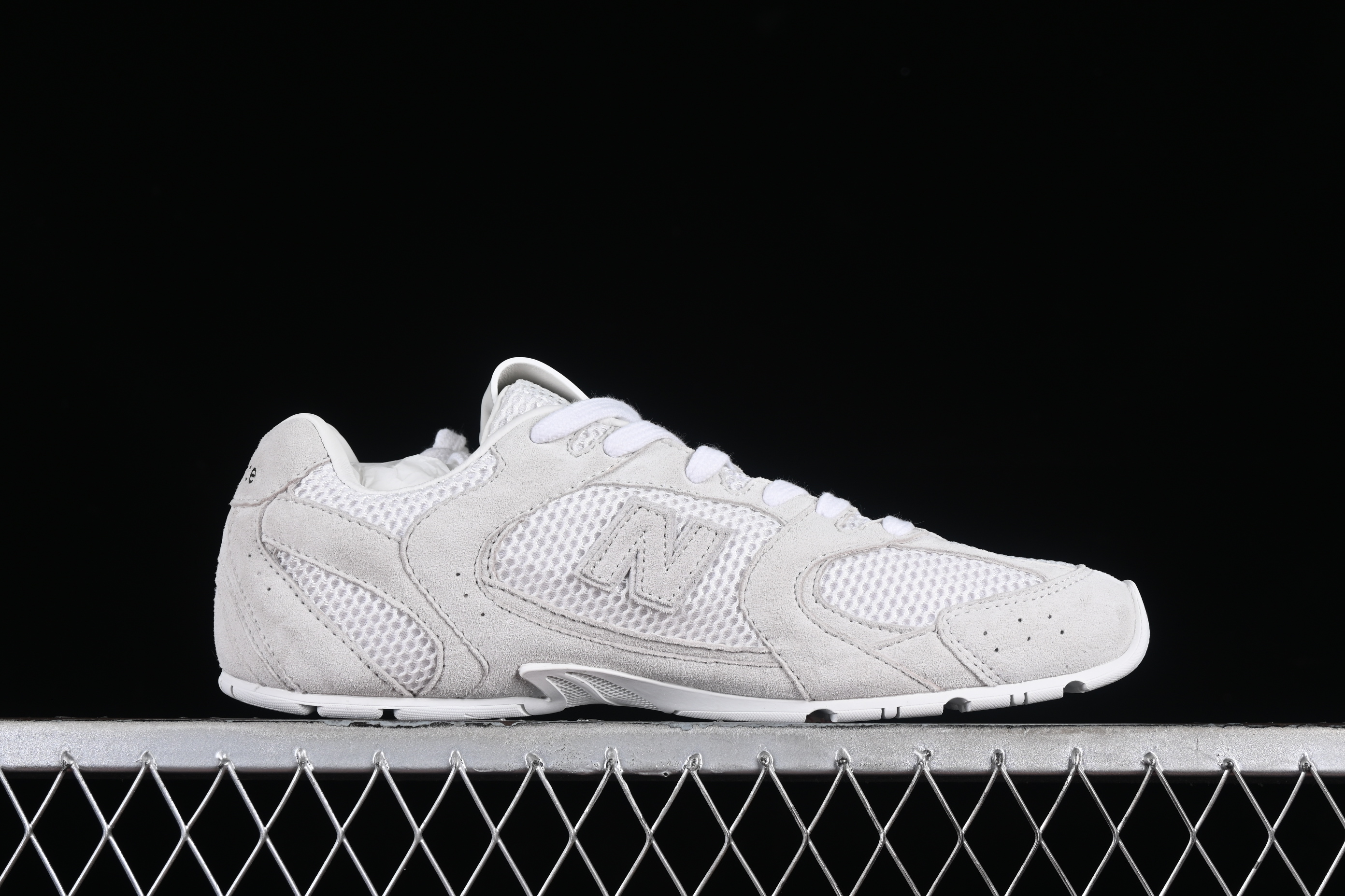 MiuMiu x New Balance 530 Series Low-Top Classic Retro Casual Running Shoes - 55655 White