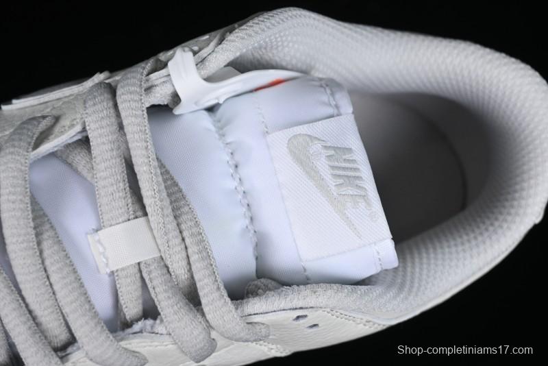 Nike Supreme x Nike SB Dunk Low Casual Skate Shoes in Beige Grey - RM2308-233