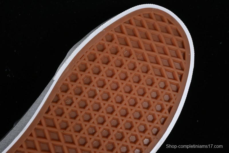 Vans Old Skool Classic Retro Low-Top Canvas Sneakers with Leopard Print and Slip-Resistant Sole - VN000CR5CJK