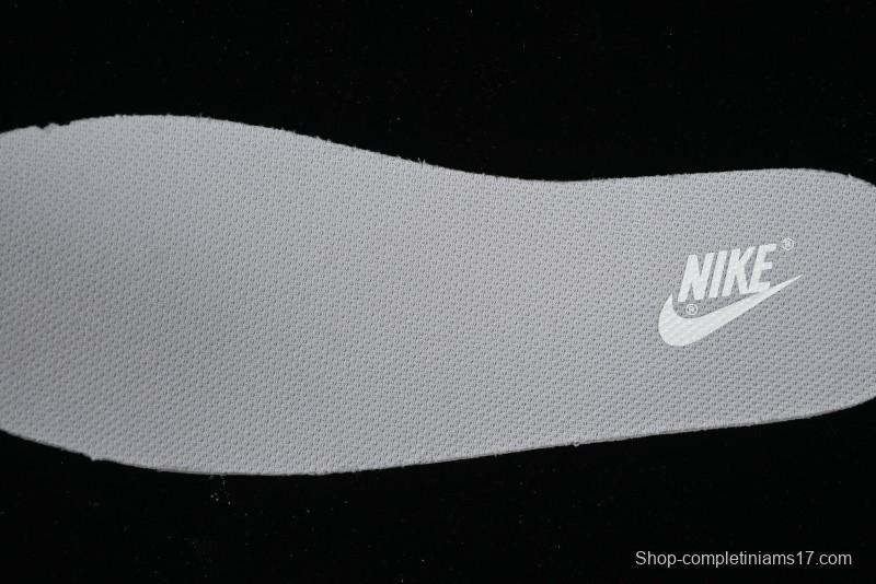 Nike Supreme x Nike SB Dunk Low Casual Skate Shoes in Beige Grey - RM2308-233