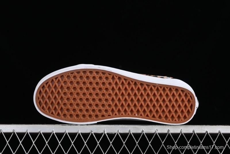 Vans Old Skool Classic Retro Low-Top Canvas Sneakers with Leopard Print and Slip-Resistant Sole - VN000CR5CJK