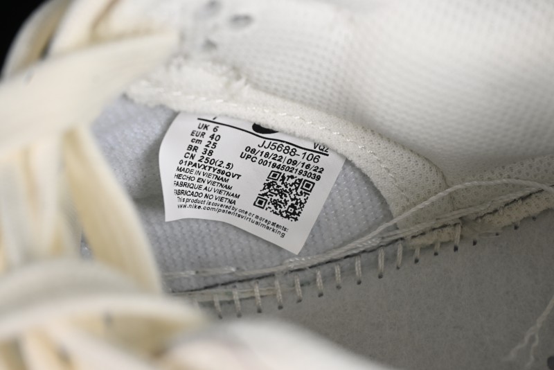 Nike SB Dunk Low Supreme Collaboration - Beige White Fox Lettering Anniversary High-End Custom Low-Top Casual Skate Shoes - JJ5688-106
