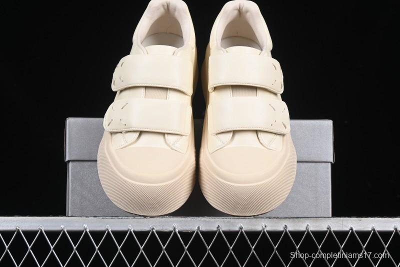 GG-CC Star Same Style Platform Sneakers with Hook and Loop Closure - G23Y6906