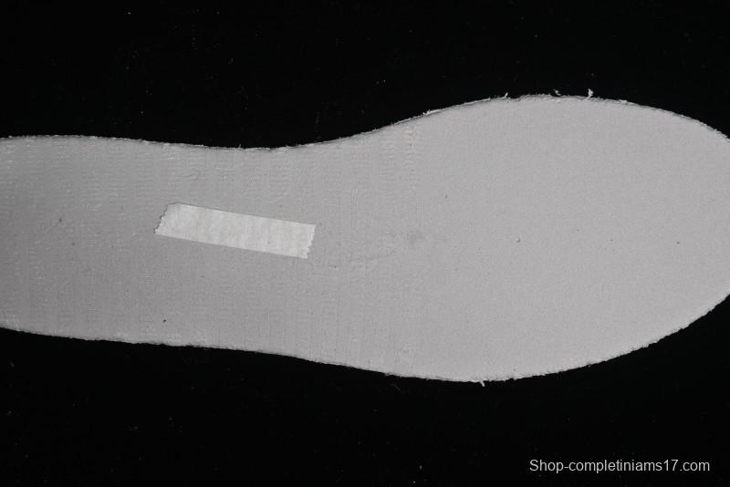 Nike Dunk Low SB Christmas Gift Strawberry Cake Casual Sneakers with Dual Laces - DD1503-118