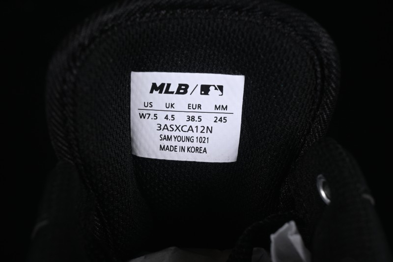 New York Yankees MLB Chunky Liner Custom Platform Sneakers in Neon Pink - 3ASXCA12N50WHS