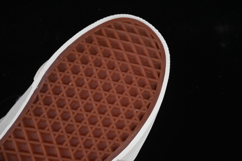 Vans Knu Skool Low-Top Retro Chunky Sneakers - VN000D6ZE2S