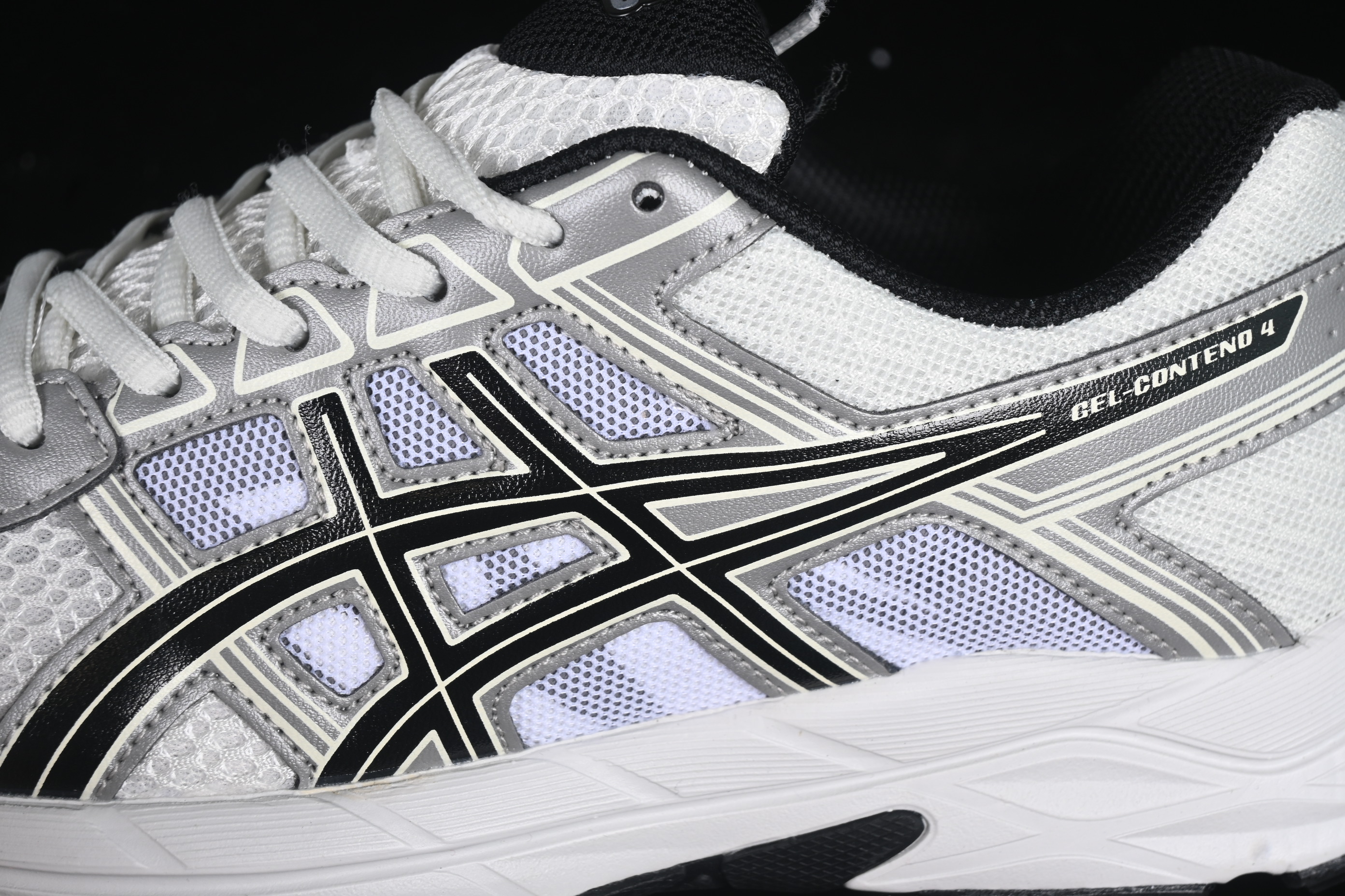 Asics Gel-Contend 4 Low-Top Breathable Running Shoes - 1011B937-103