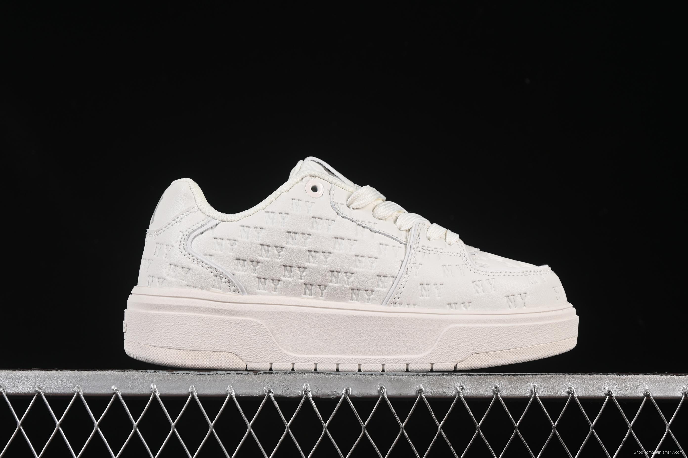 New York Yankees MLB Bigball Chunky Embo Monogram Platform Sneakers - 3ASXE015N50WHS