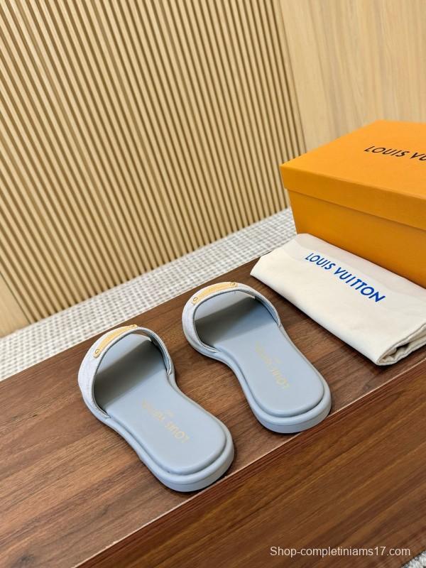2025 Women Louis Vuitton Light Grey Canvas Slippers LY00200