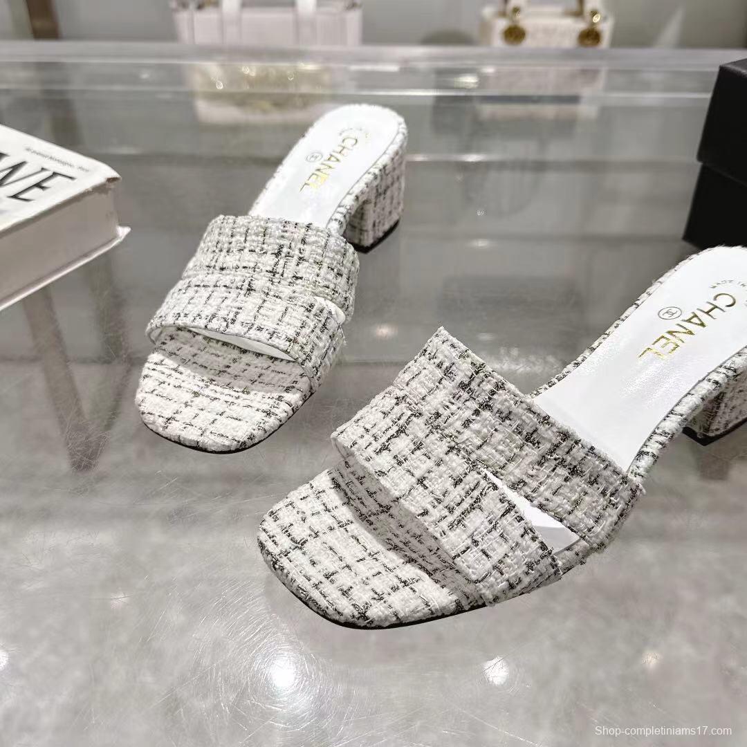 2025 Women Chanel White Black Tweed Slippers LY00280