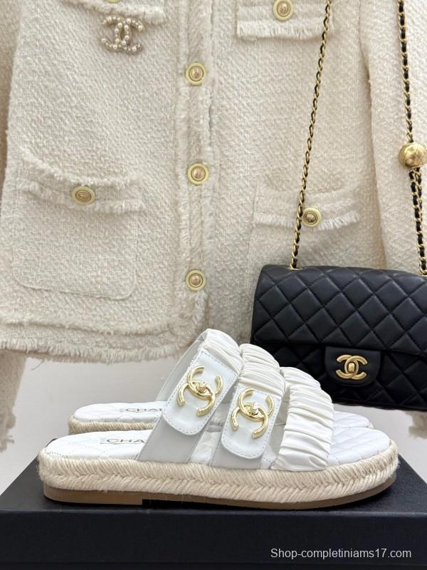 2025 Women Chanel White Leather Slippers KFY00230