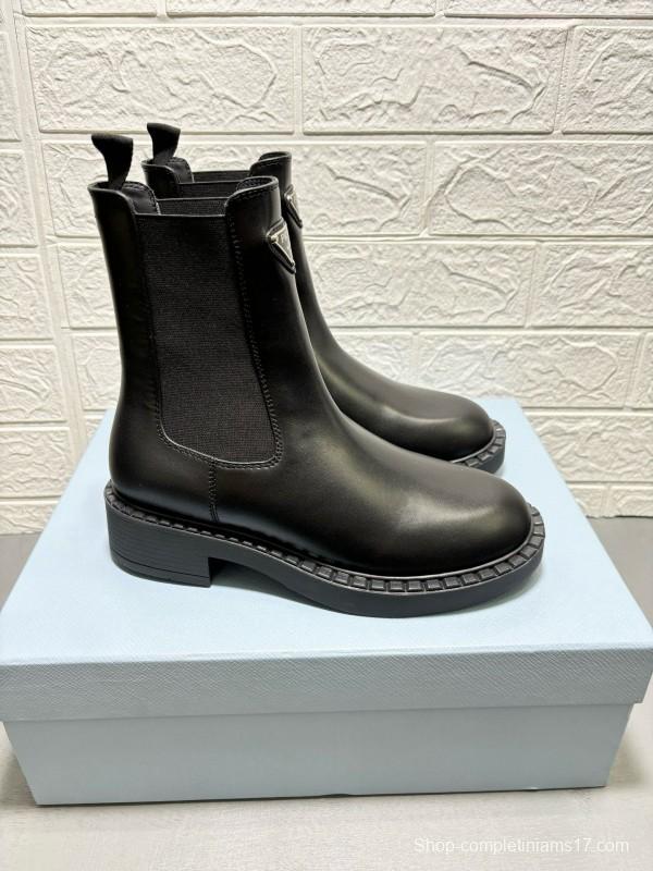 2024 Women Prada Black Leather Chelsea Boot MJ00380