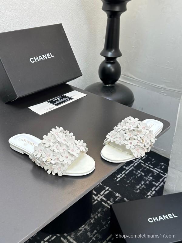 2025 Women Chanel White Leather Slippers