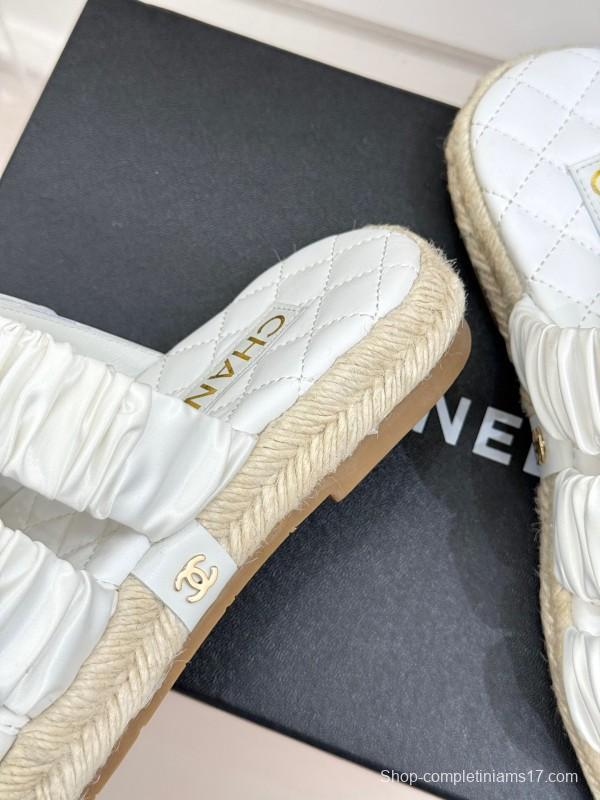 2025 Women Chanel White Leather Slippers KFY00230