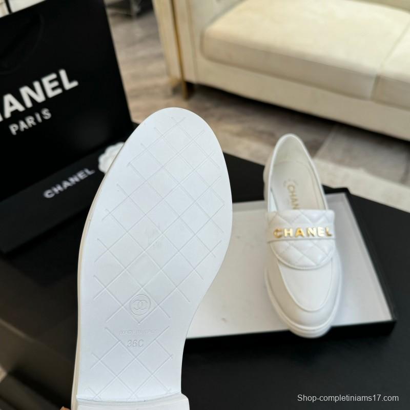 2025 Women Chanel White Leather Loafers KFY00310
