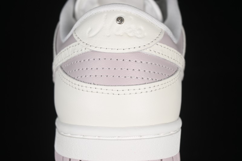 Nike SB Dunk Low White Light Purple Embossed Low-Top Casual Skate Shoes IH0639-011