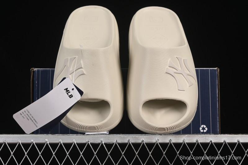 New York Yankees MLB Skipper Slide Summer Casual Sandals - 3ALPS015350IVS