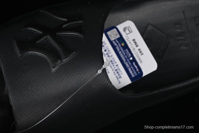 New York Yankees MLB Skipper Slide Summer Casual Sandals - 3ALPS015350BKS