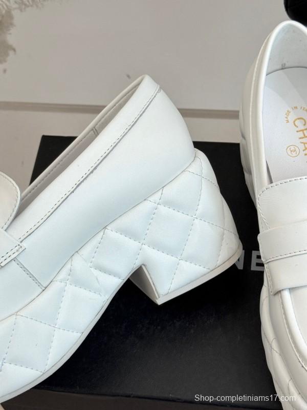 Chanel 25K Fall/Winter New Double C Platform Loafer Shoes with Waterproof Platform - KFY00320