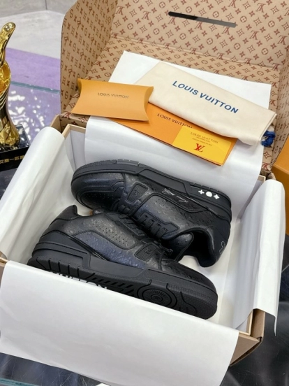 Louis Vuitton LV Trainer Maxi Sneakers Head Calfskin Ostrich Pattern Series - AS00400